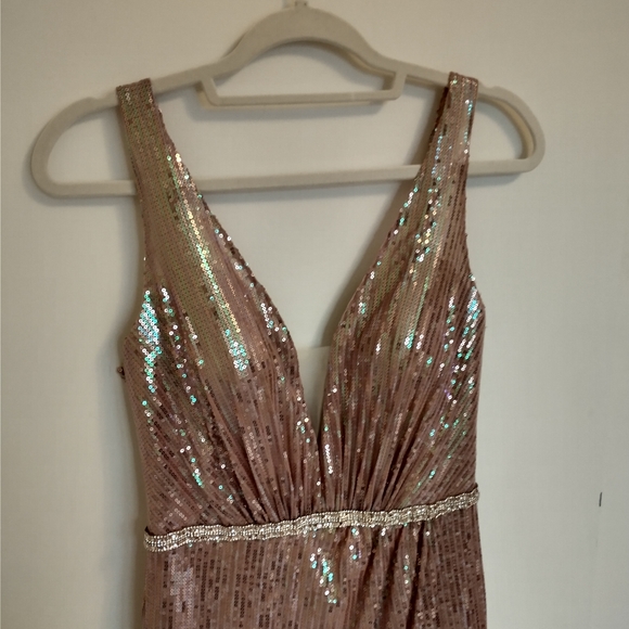Rose Gold Sequin Mermaid Style Dress NWT - Picture 4 of 13